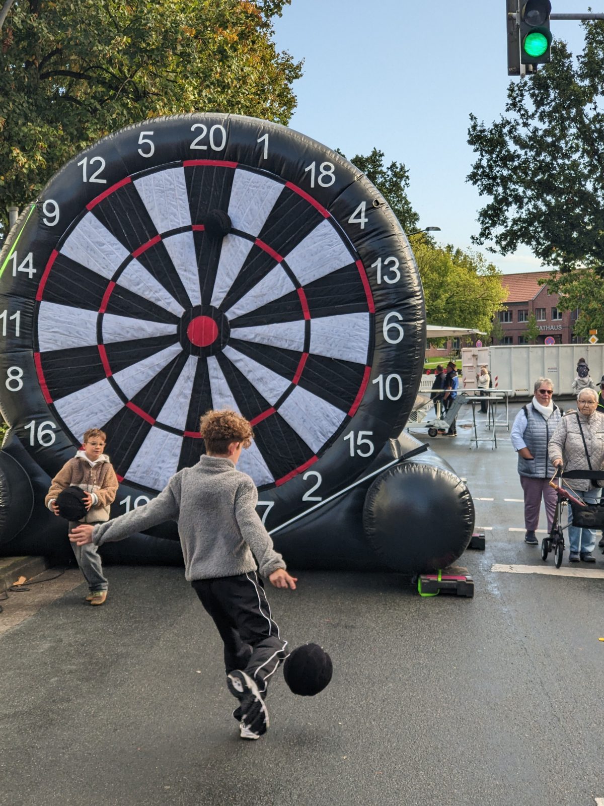 Fussball - geht immer. Fussball Darts in Selsingen