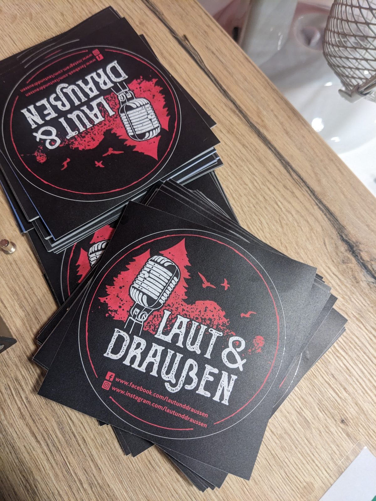 Aufkleber - der Laut und Draußen Aufkleber