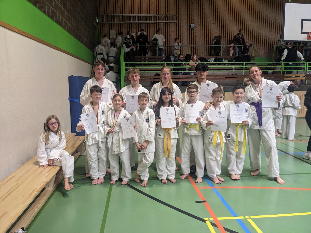 Turnier Erfolg beim Karate Turnier in der Sporthalle der KGS Tarmstedt - SVE Hepstedt Breddorf