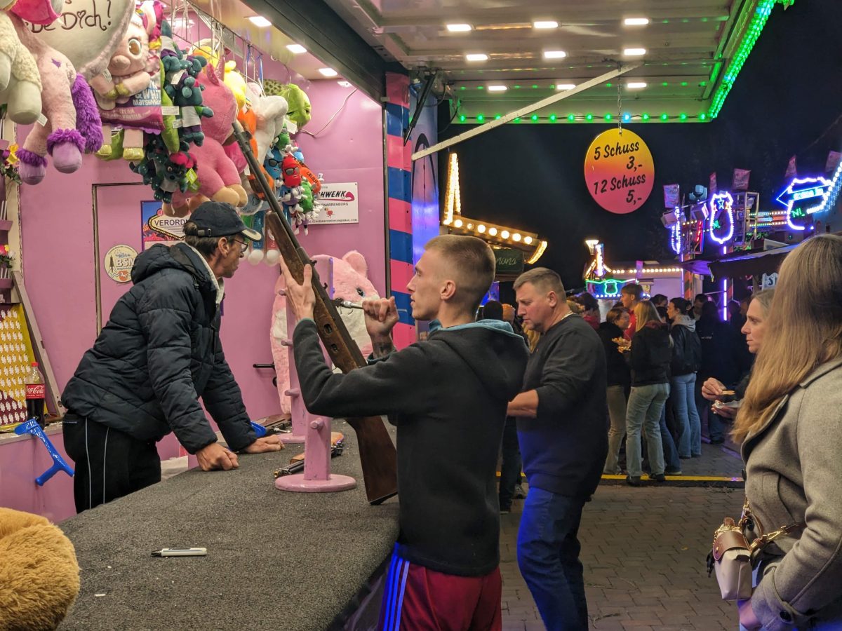 Luftgewehr - Blumen schießen - typisch Jahrmarkt